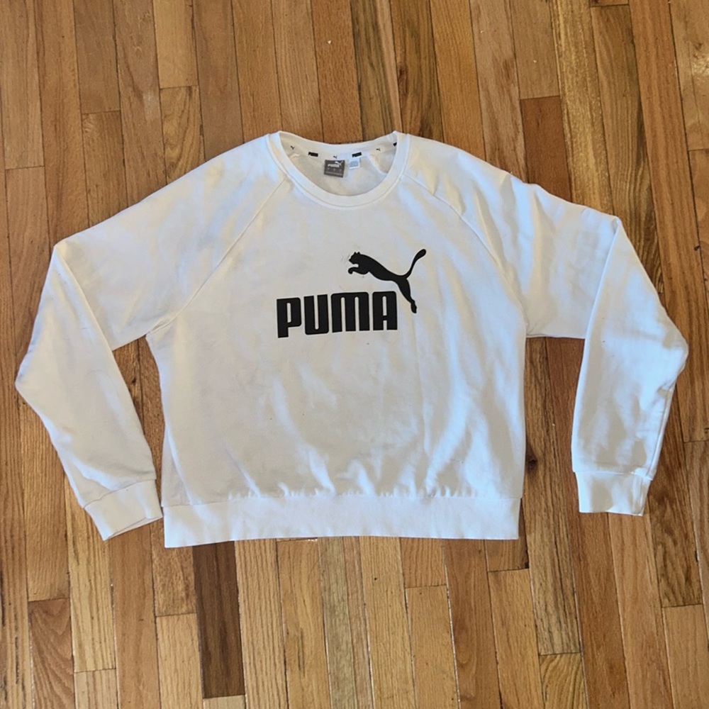 EUC Puma logo sweatshirt. Women’s Large. White/black.